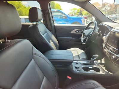 2022 Chevrolet Traverse LT Leather