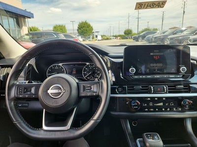 2025 Nissan Pathfinder SV