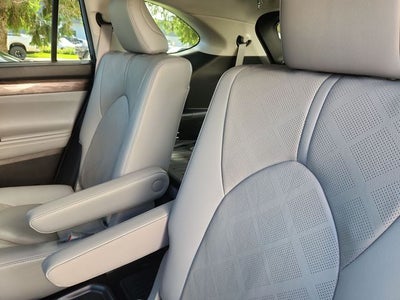 2020 Toyota Highlander Platinum