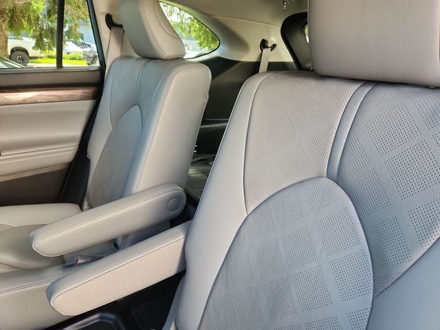 2020 Toyota Highlander Platinum