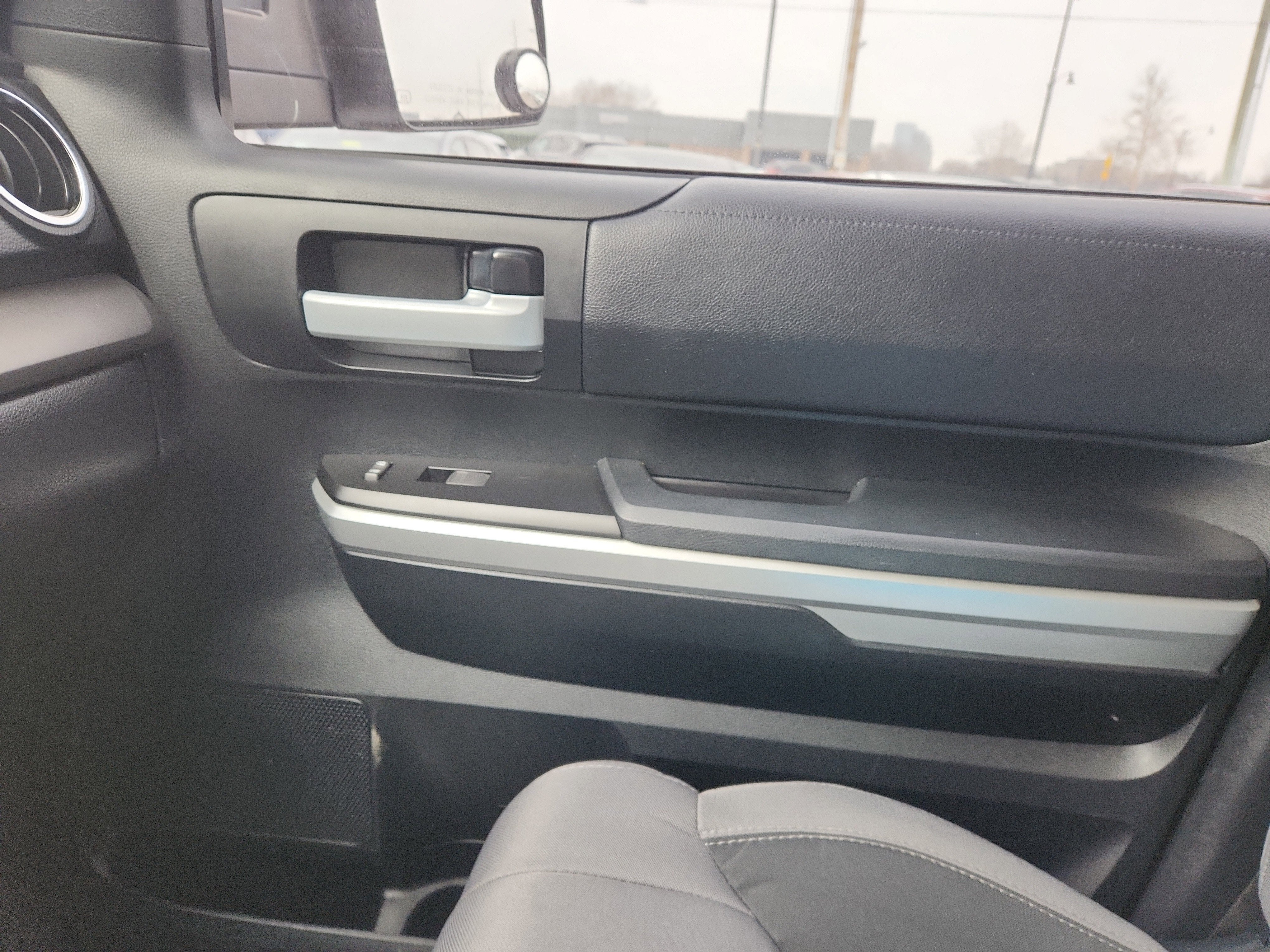 2017 Toyota Tundra 4WD SR5