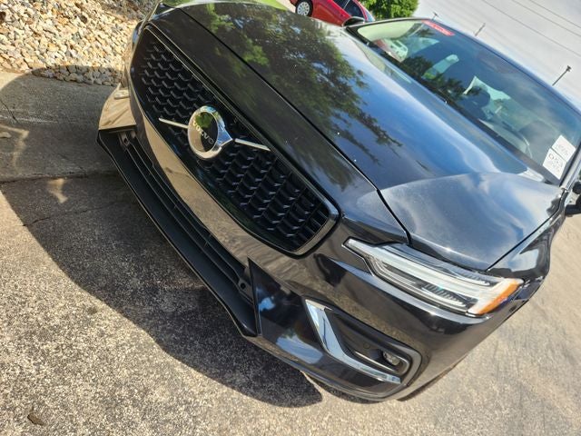2024 Volvo S60 B5 Core Dark Theme