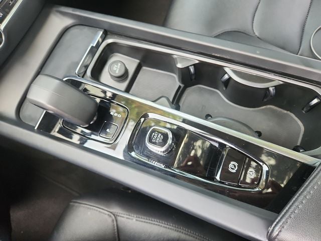 2024 Volvo S60 B5 Core Dark Theme