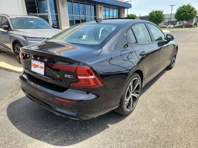 2024 Volvo S60 B5 Core Dark Theme