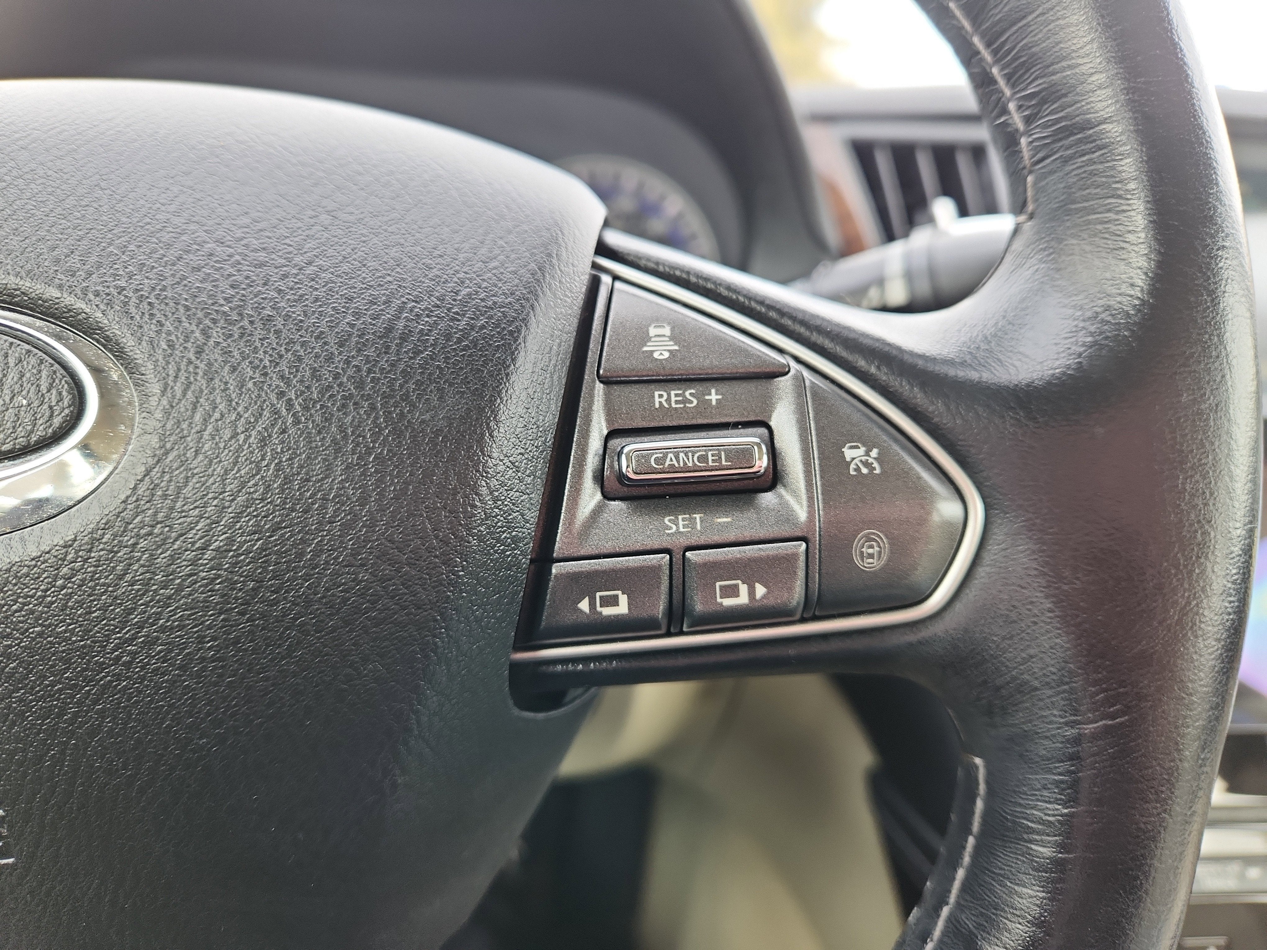 2014 INFINITI Q50 Hybrid Premium