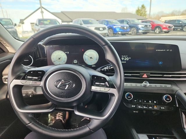 2023 Hyundai Elantra Limited - Photo 17