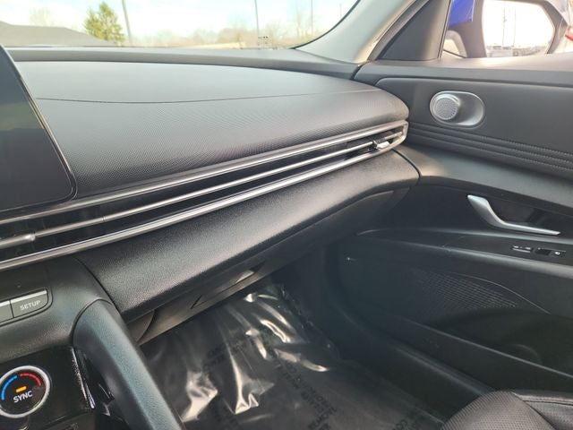 2023 Hyundai Elantra Limited - Photo 27