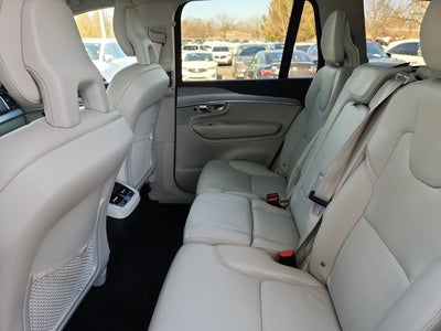 2021 Volvo XC90 T5 Momentum
