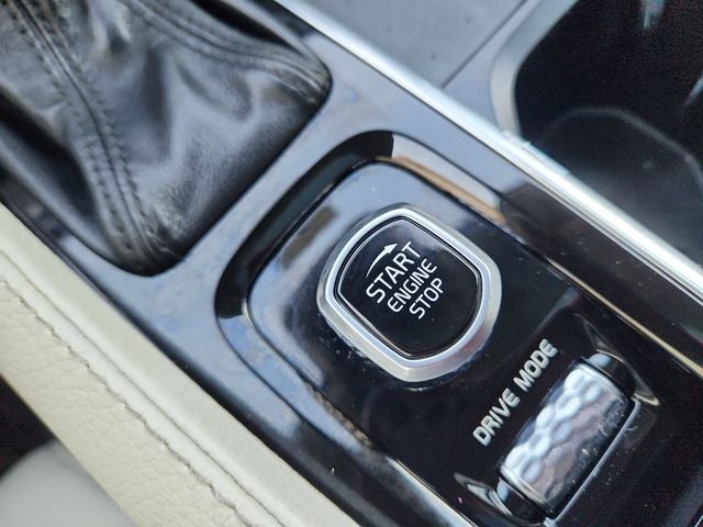 2021 Volvo XC90 T5 Momentum