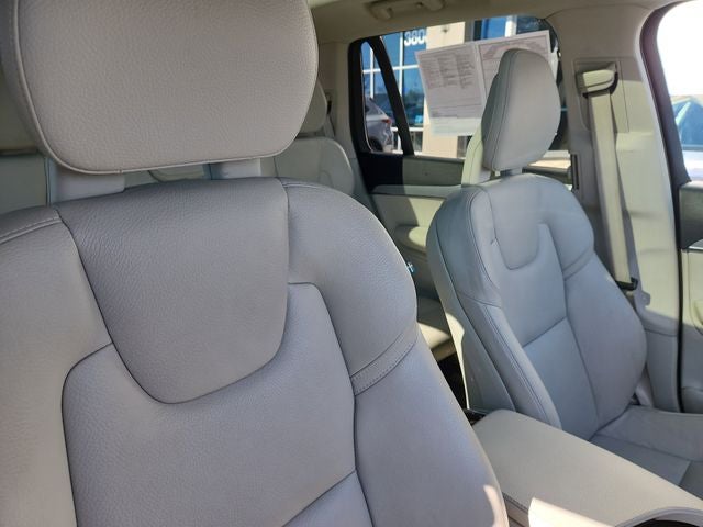 2021 Volvo XC90 T5 Momentum