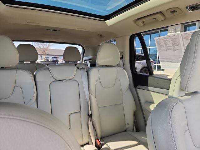 2021 Volvo XC90 T5 Momentum